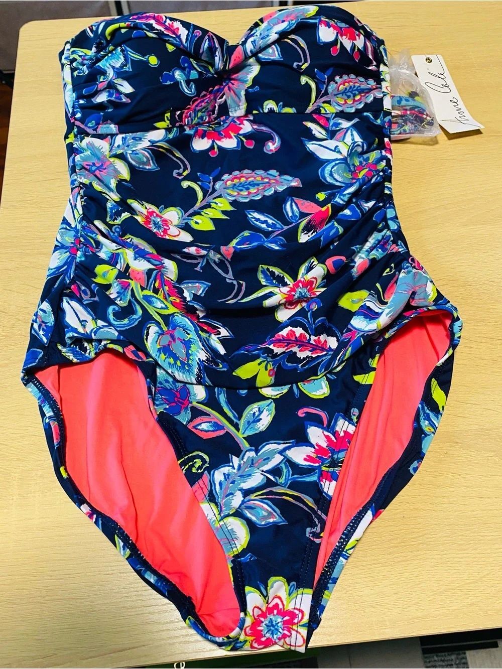 🛍️Anne Cole Twist Front Shirred Bandeau One-Piece Swimsuit. Brand new with tags.